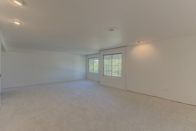 Building Photo - 8750 Harrison Ave
