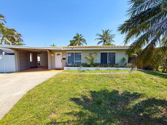 Building Photo - 3672 NW 18th Ave