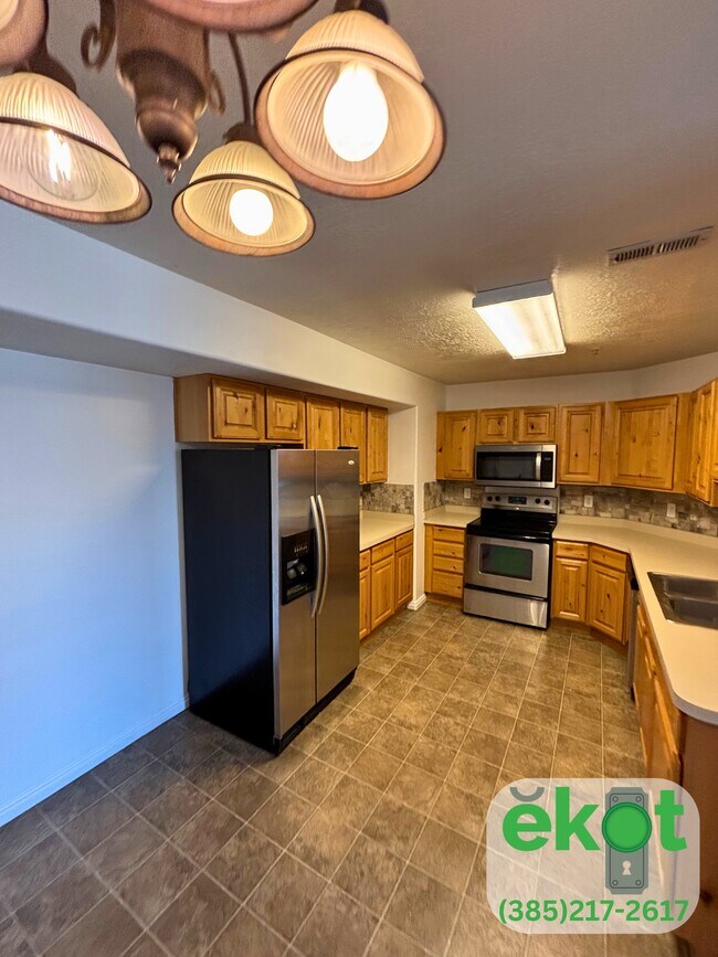 Foto del edificio - 8176 N Cedar Springs Rd