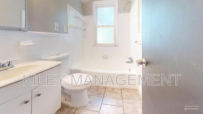 Foto del edificio - 16501 Fairmount Dr