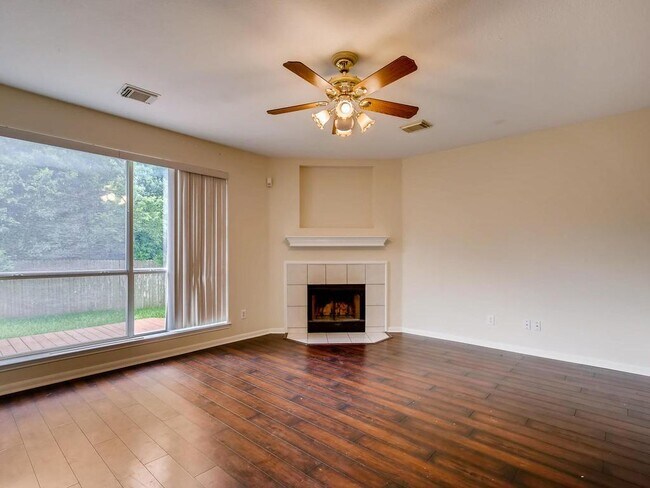 Foto del edificio - 13227 Armaga Springs Rd