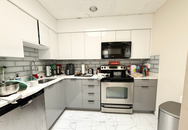 Building Photo - 95 Gainsborough St