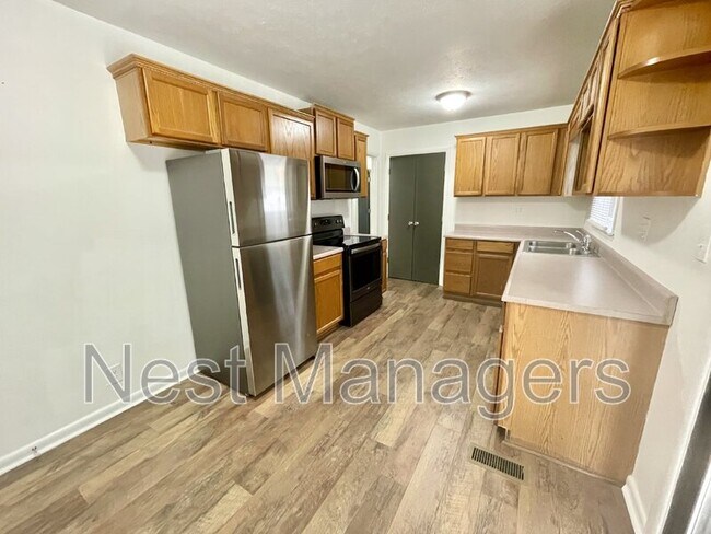 Foto del edificio - 575 Braxton Blvd