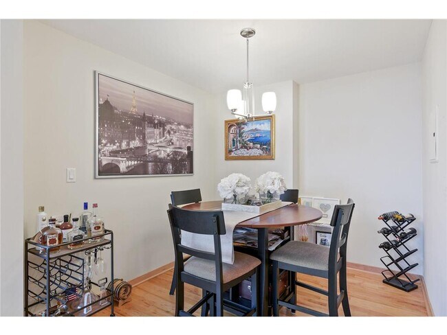 Foto del edificio - 215 10th Ave S