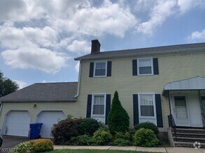 Building Photo - 207 Manning Ave