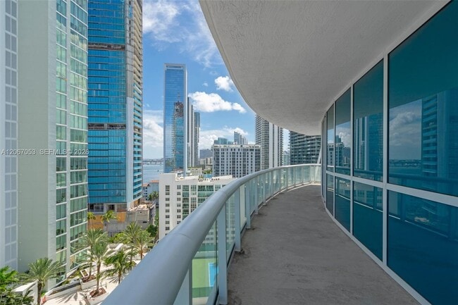 Foto del edificio - 480 NE 30th St