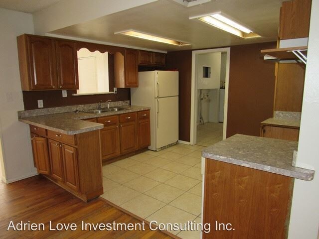Building Photo - 4 br, 2 bath House - 5701 Perrine Dr Orange