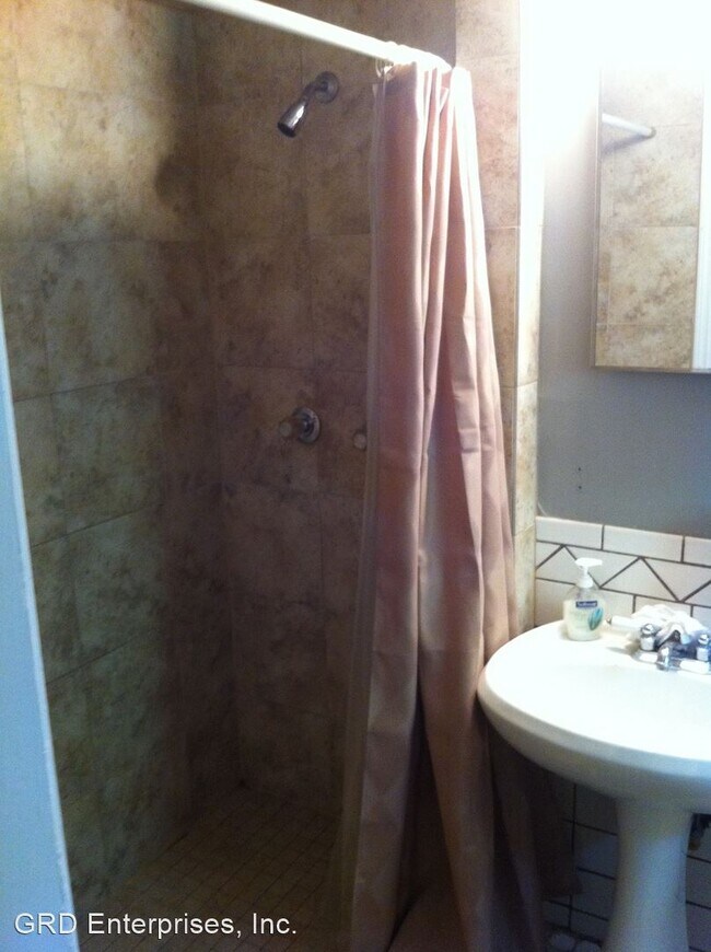 Foto del edificio - 3 br, 2 bath House - 6520 N. Grove