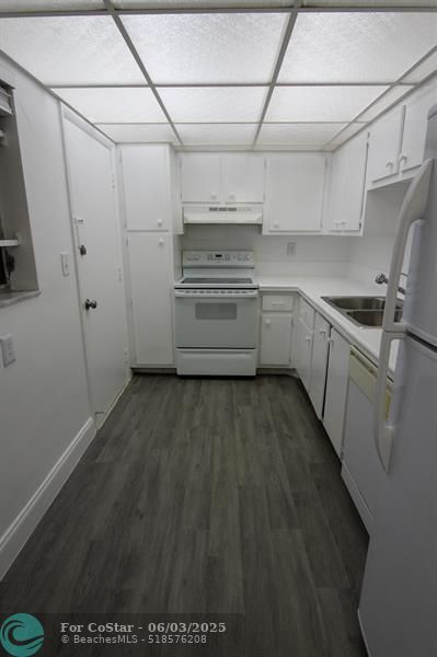 Foto del edificio - 9159 SW 77th Ave