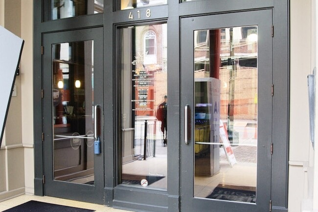 Building Photo - 418 S Gay St