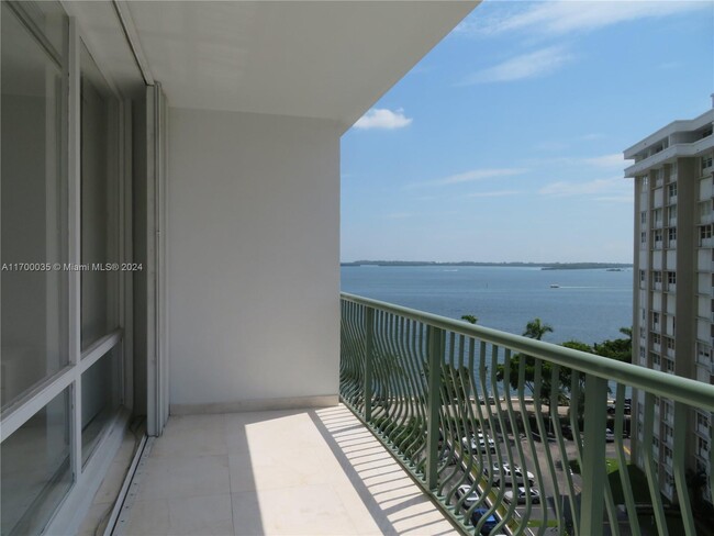 Building Photo - 1408 Brickell Bay Dr