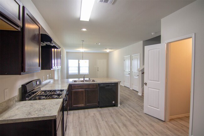 Foto del edificio - 18646 Queesborough Creek Rd
