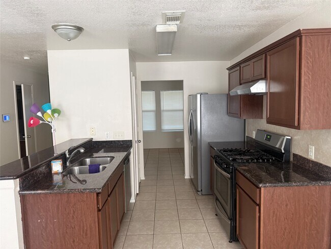 Foto del edificio - 3434 Dartmouth Field Ln