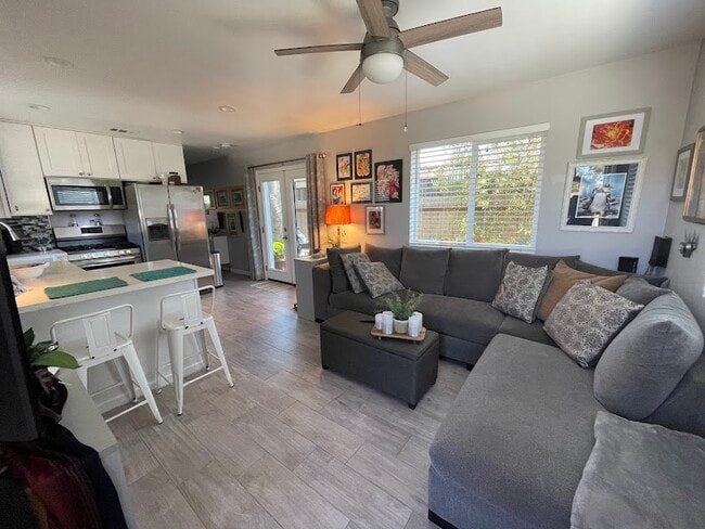 Building Photo - 225 Walnut St