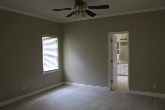 Building Photo - 175 Winnstead Dr