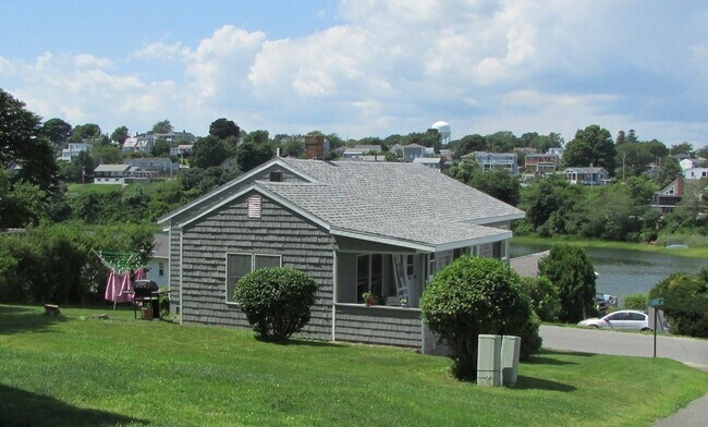 Foto del edificio - 12 Cove Rd