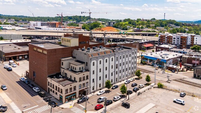 Building Photo - 222 N Central St