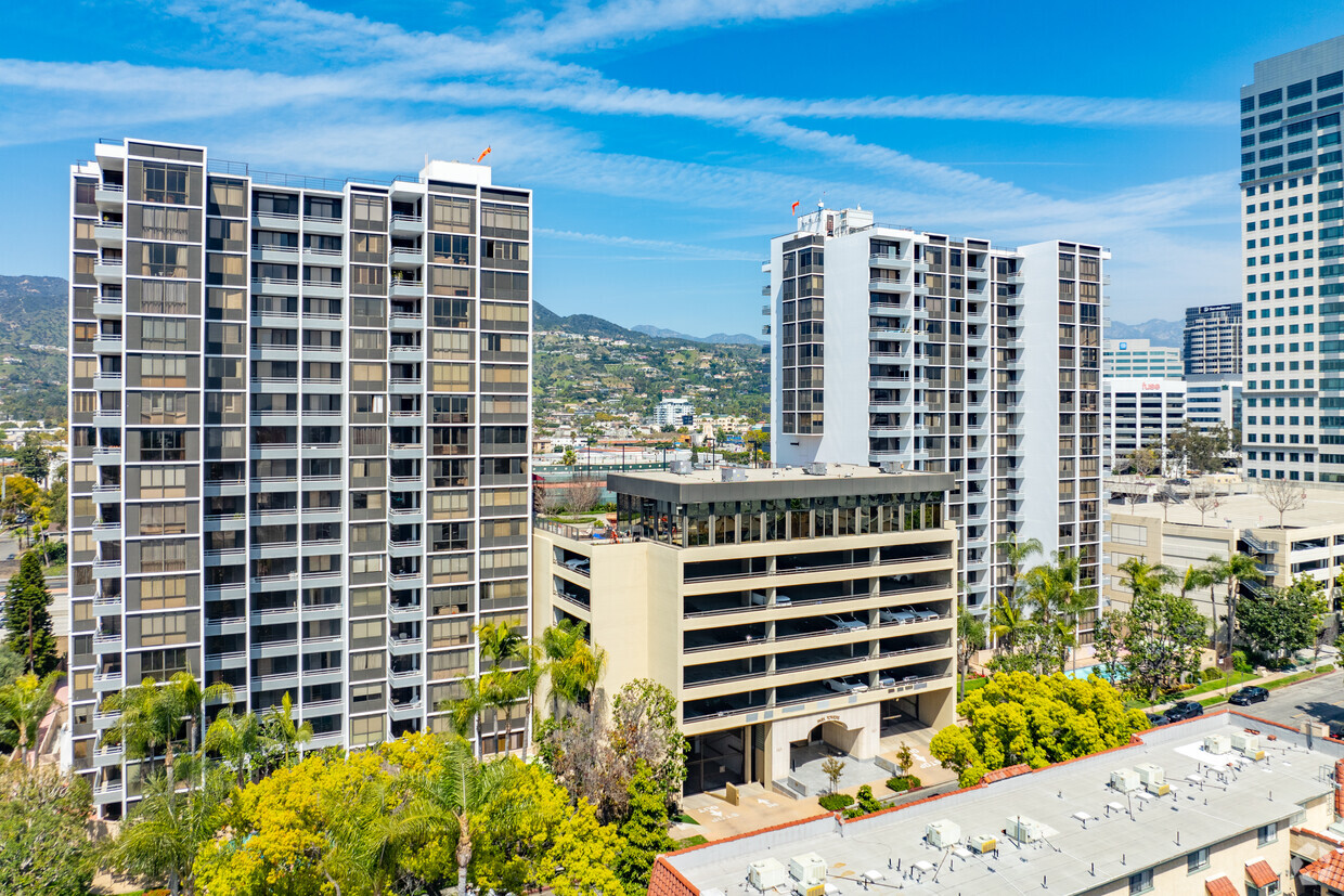 Primary Photo - Park Towers