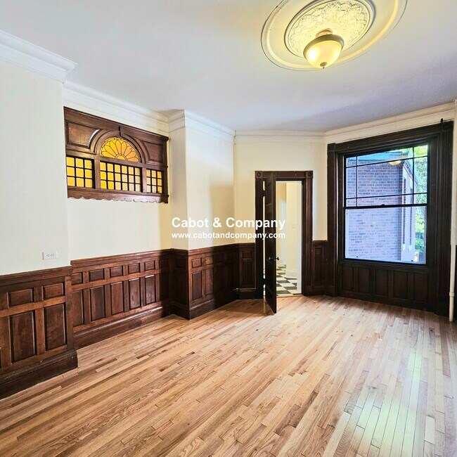 Building Photo - 293 Newbury St