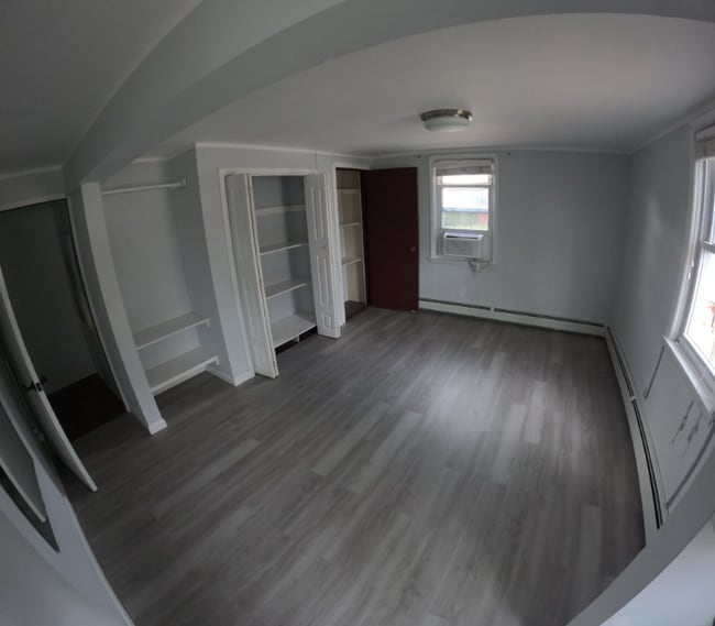 Building Photo - 729 Sharon Ave