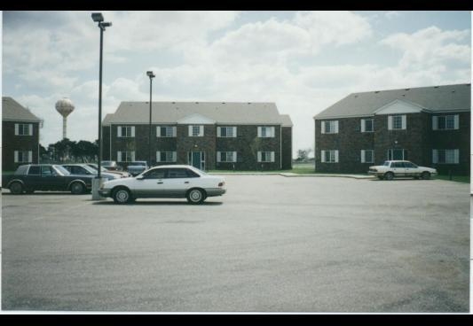 Primary Photo - Walnut Apartments