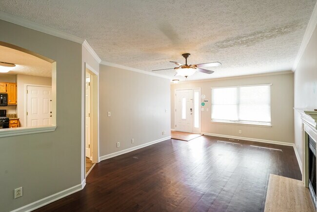 Building Photo - 805 Crystal Ct