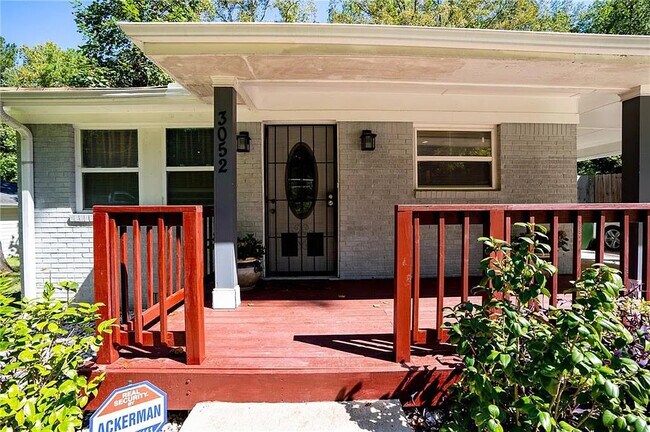 Foto del edificio - Room in House on Browns Mill Rd SE