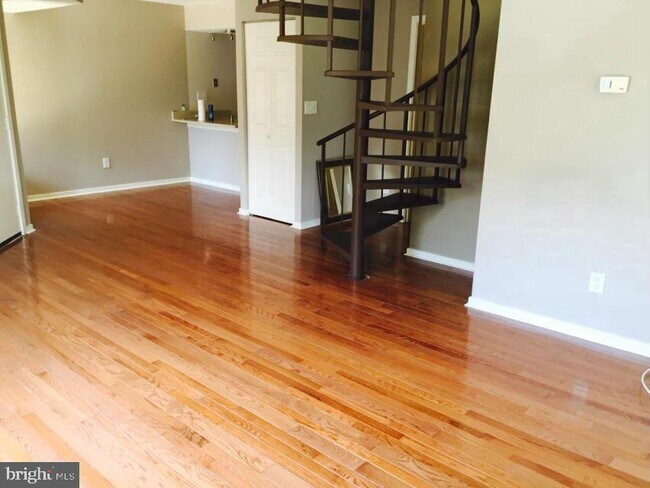 Foto del edificio - 18472 Bishopstone Ct
