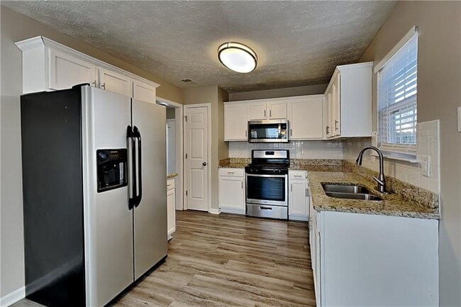 Building Photo - 110 Chartres St