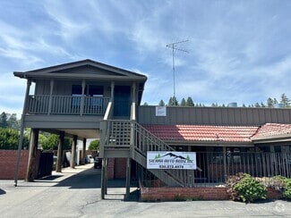 Building Photo - 654 Maltman Dr