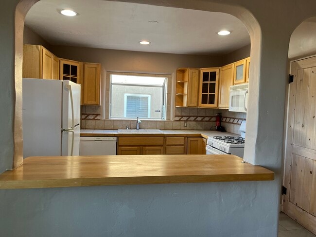 Foto del edificio - 1706 Ridgecrest Dr SE