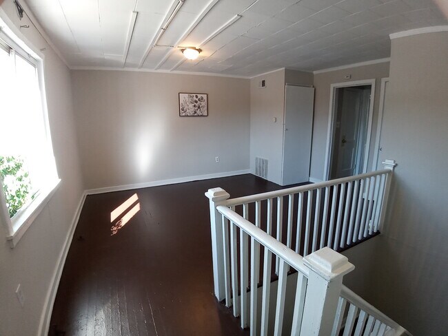 Building Photo - 836 Jack St