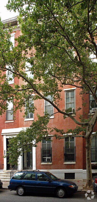 Building Photo - 1821 Pine St