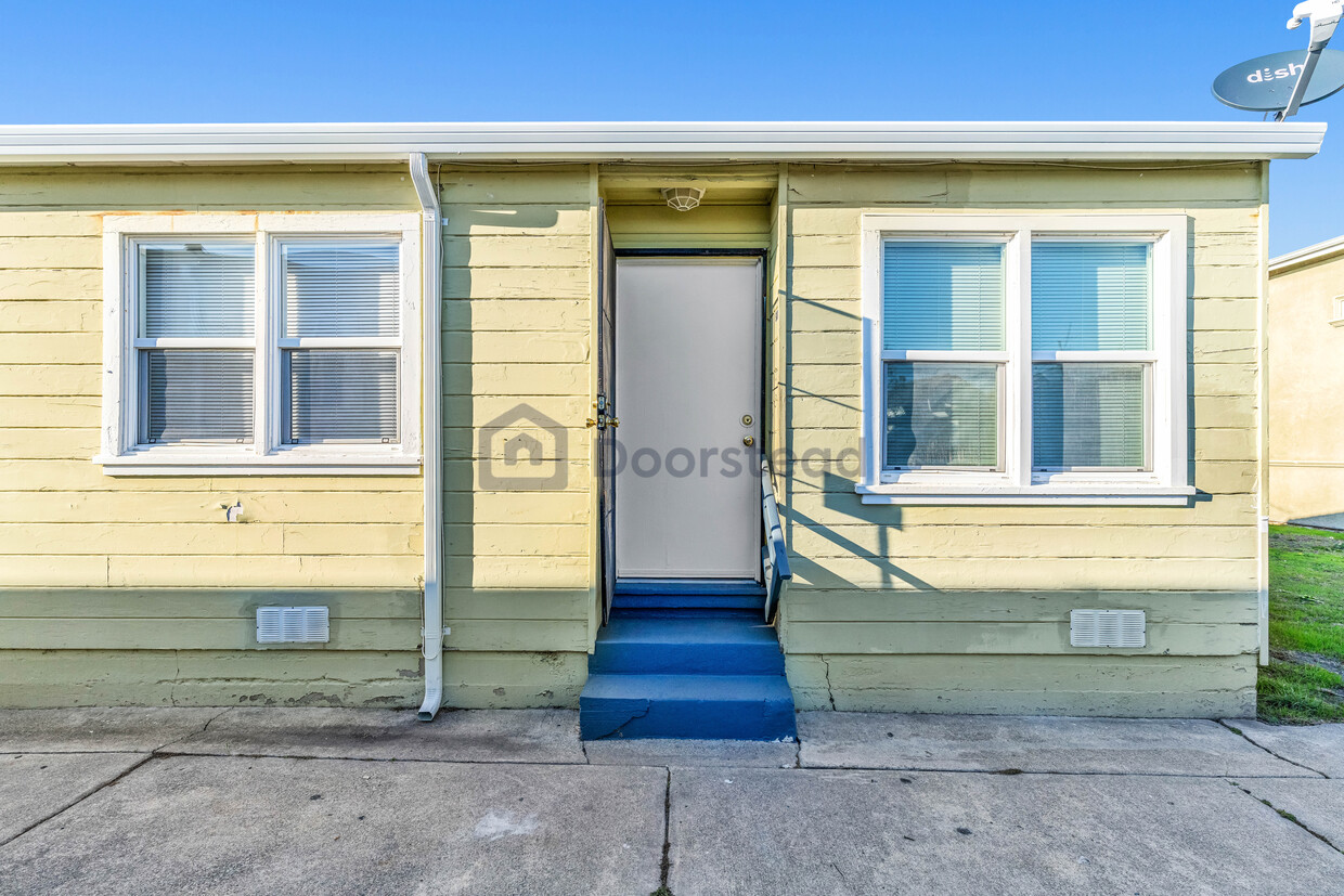 Foto principal - 9008 A St