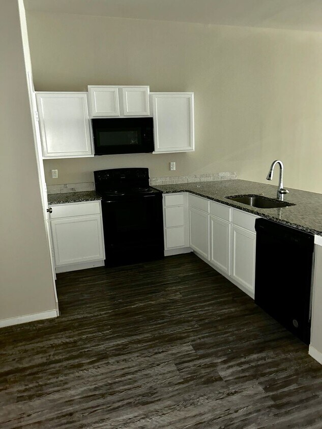 Primary Photo - LB 2119 N Avenue J