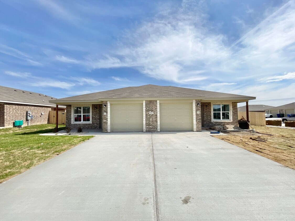 Foto principal - 1821 Castroville Trl