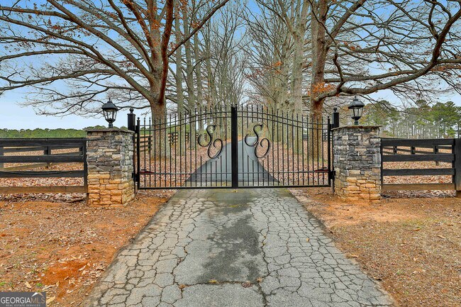 Foto del edificio - 5116 Lower Fayetteville Rd