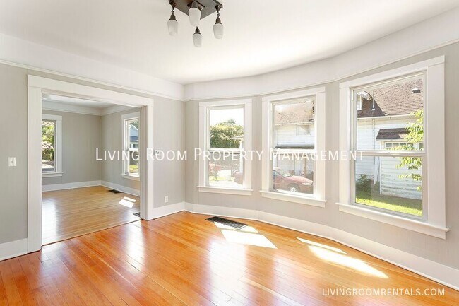 Foto del edificio - 4137 NE 8th Ave