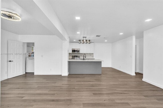 Foto del edificio - 7041 Raleigh St