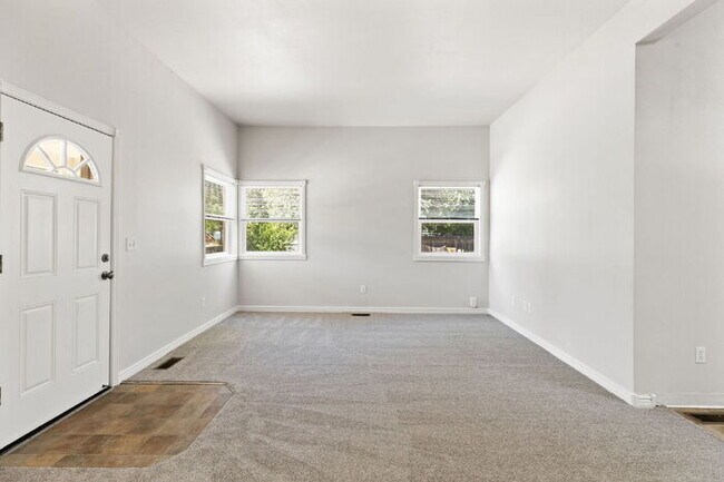 Building Photo - Refreshed 2-Bedroom Westside Home with New Carpet and Detached Garage Near Red Rock Canyon Open S...