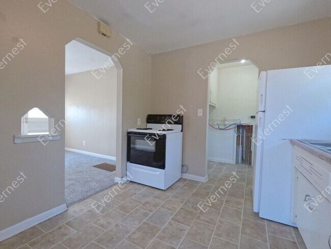 Foto del edificio - 231 N Roosevelt Ave