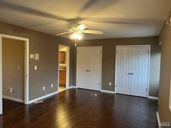 Foto del edificio - 7-14-14 Cross Meadows