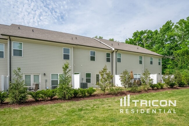 Building Photo - 204 Ashmere Ct