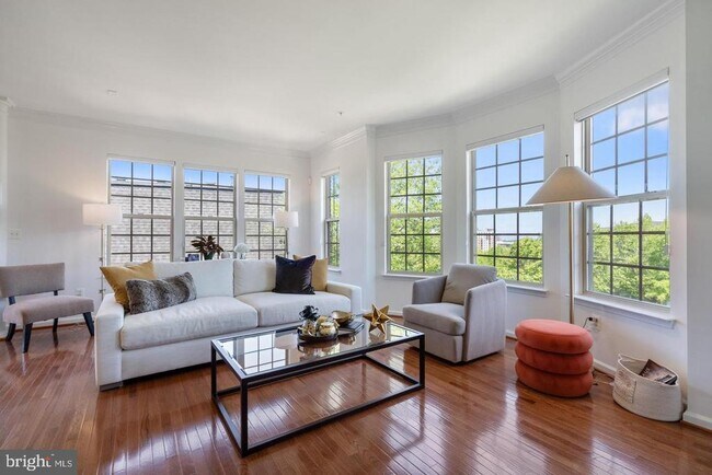 Foto del edificio - 500 Overlook Park Dr