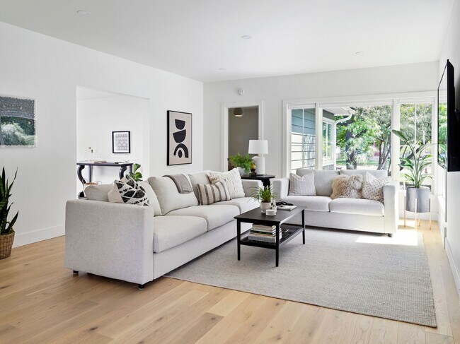 Foto del edificio - 3810 W 46th St