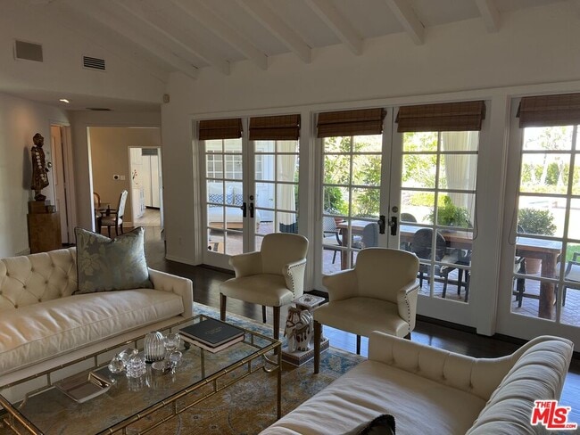 Building Photo - 8050 Mulholland Dr