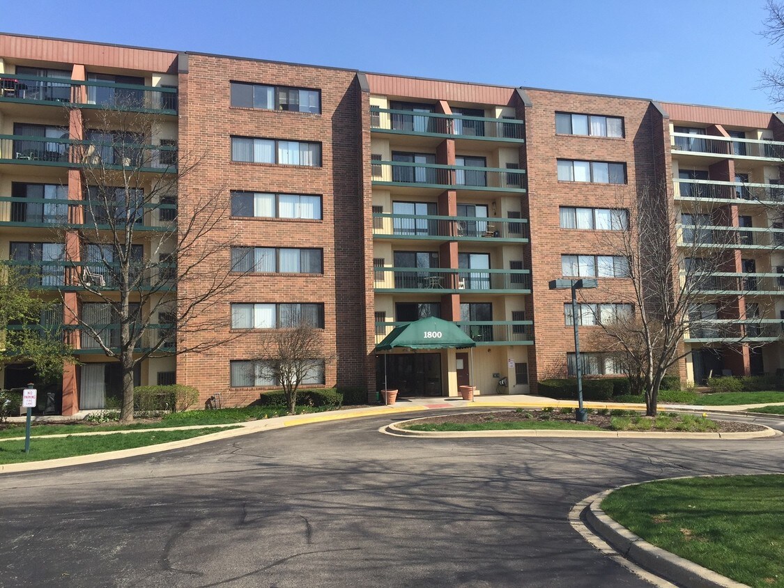 1800 Huntington Blvd, Hoffman Estates, IL 60169 Condo for Rent in