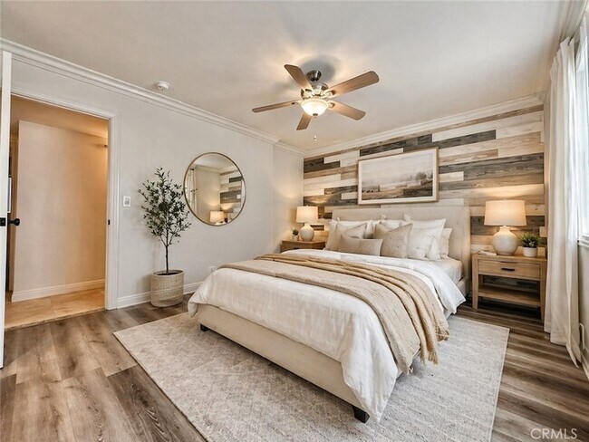 Foto del edificio - 904 W Balboa Blvd