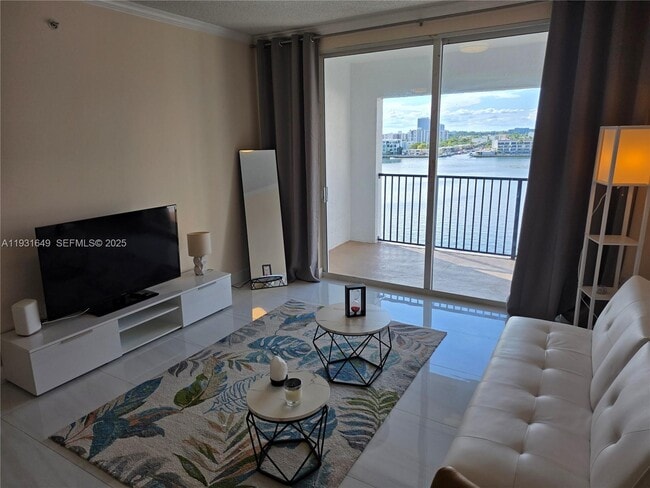 Building Photo - 17150 N Bay Rd