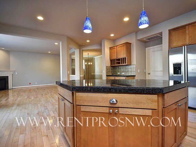 Foto del edificio - 332 222nd Ave NE